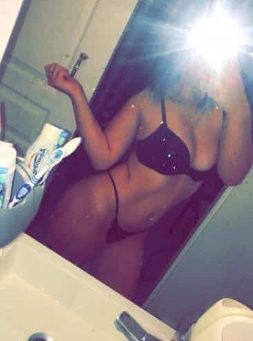 Lyliaa sexy girls