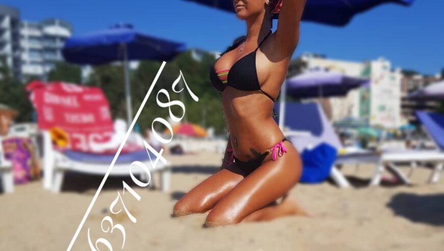 HOT BELLE BRUNE SEXY