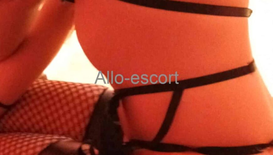 Yasmine sexy